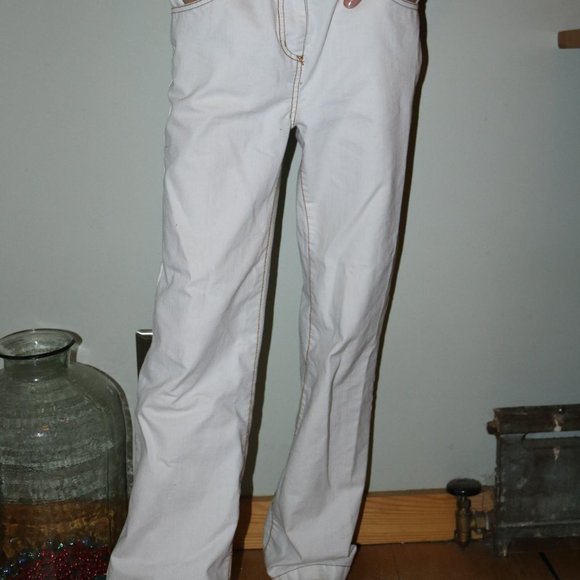 White Painters Paints - Picture 2 of 4